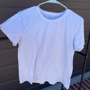 Aerie White t shirts tagged women’s size large in great condition!